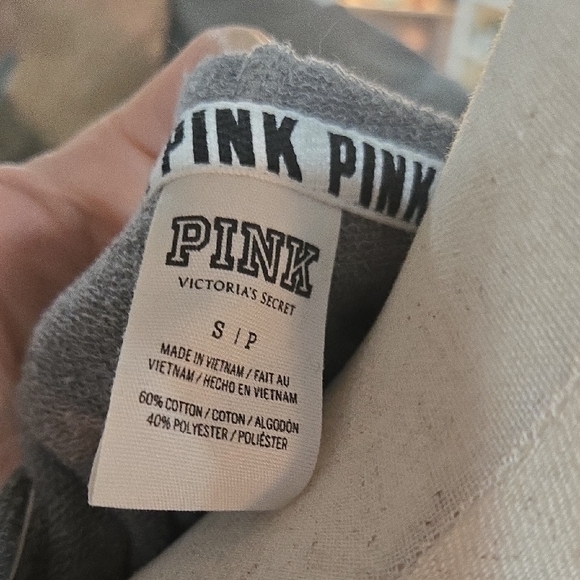 PINK Victoria's Secret Gray Hoodie Sweatshirt And Matching Shorts - Picture 4 of 9